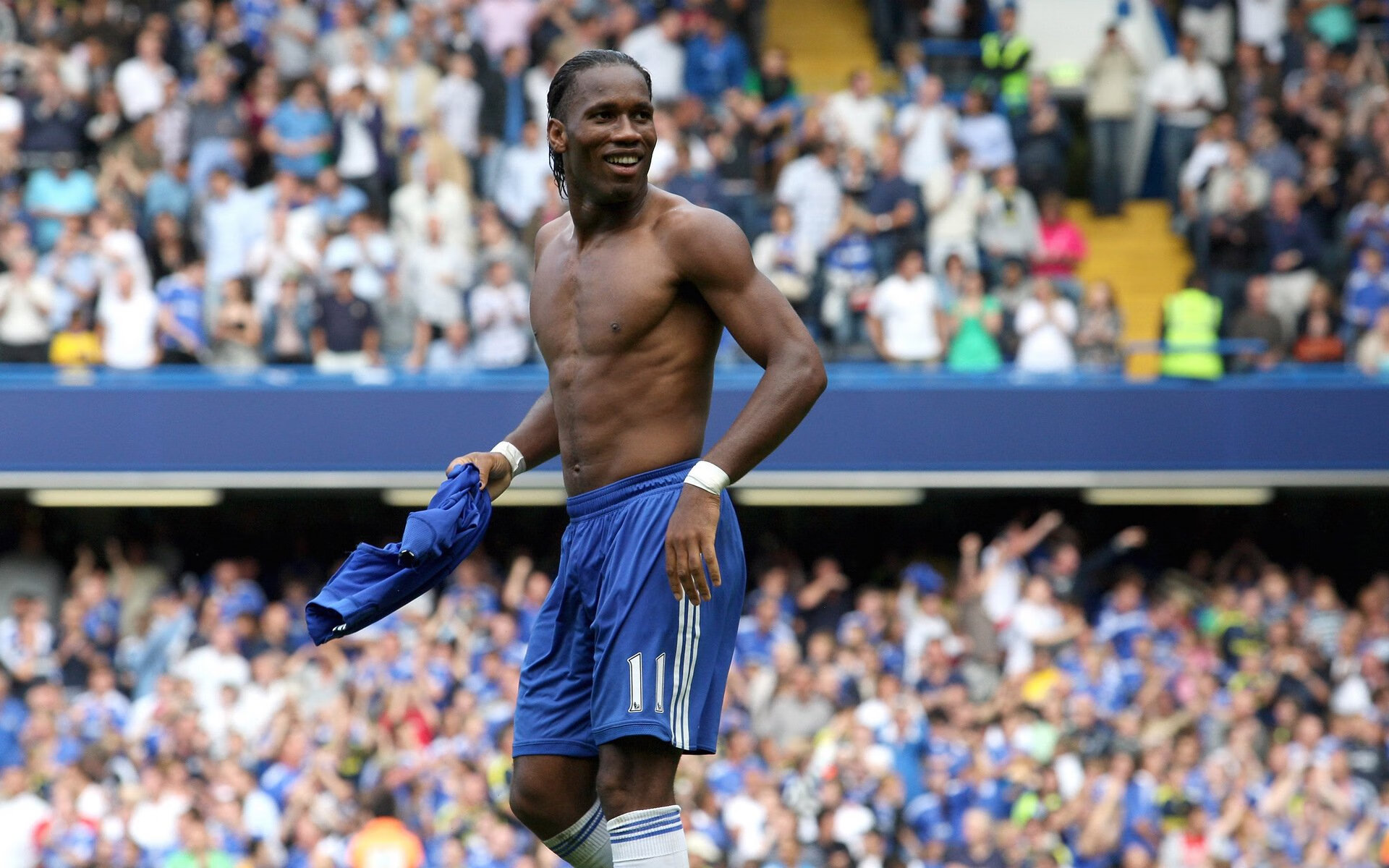 北欧寒冰与亚平宁烈焰，当拉齐奥鏖战芬兰时，基耶萨在德甲点燃争冠烽火